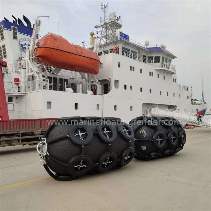 25yokohama marine fenders